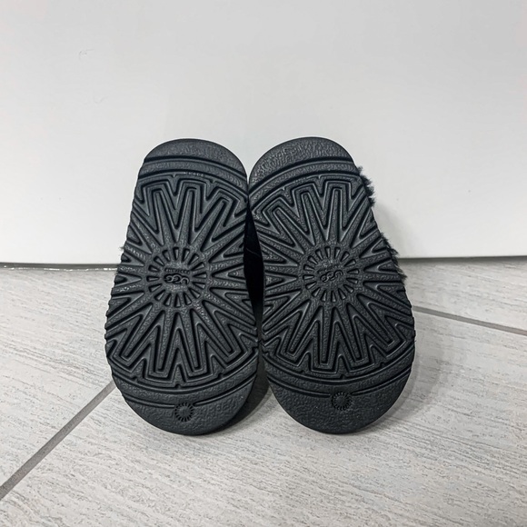 Black suede Uggs. Toddler Size 6 - Picture 4 of 4